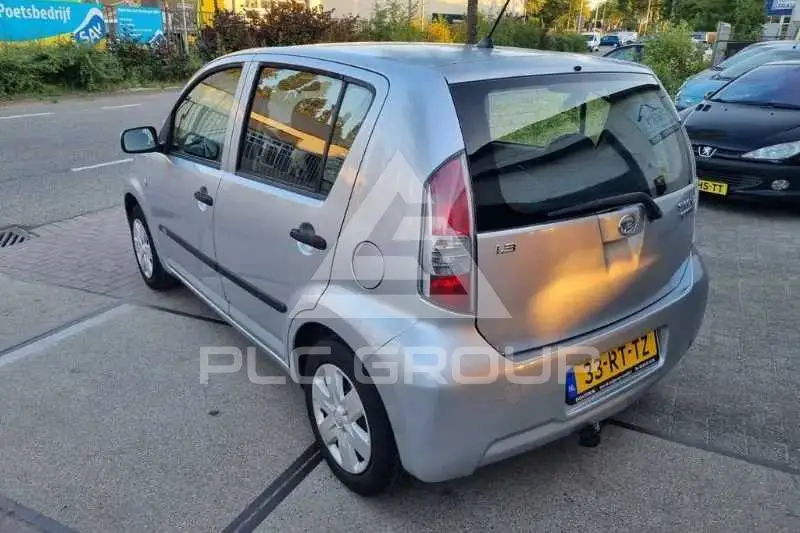 2005 Daihatsu Sirion