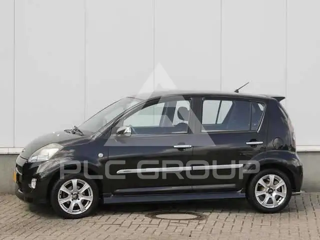 2005 Daihatsu Sirion