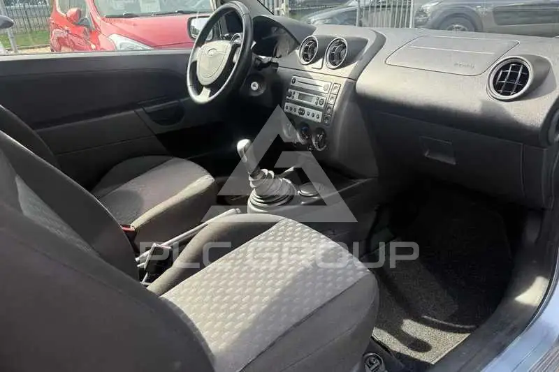 2005 Ford FIESTA