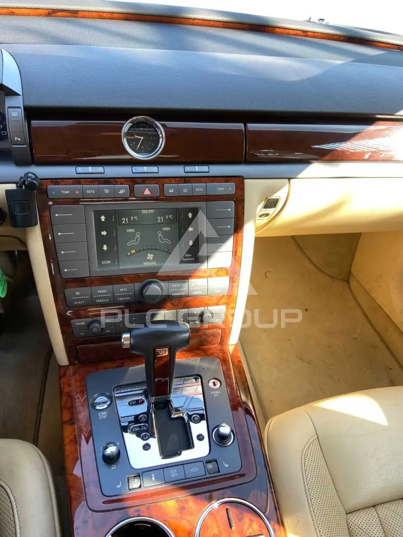 2005 Volkswagen PHAETON