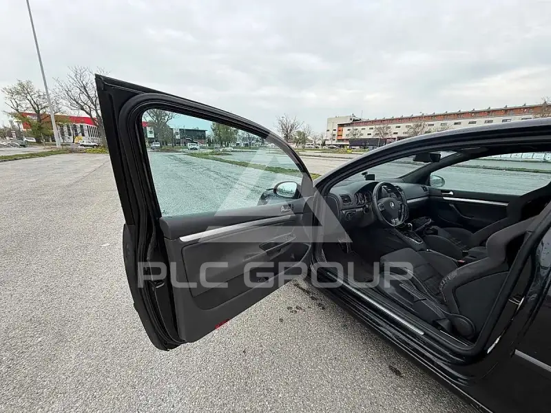 2005 Volkswagen GOLF