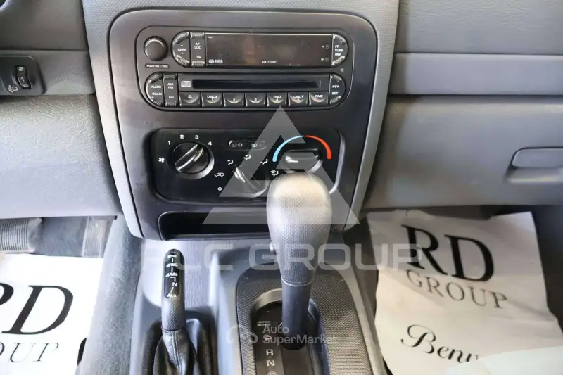 2006 Jeep CHEROKEE
