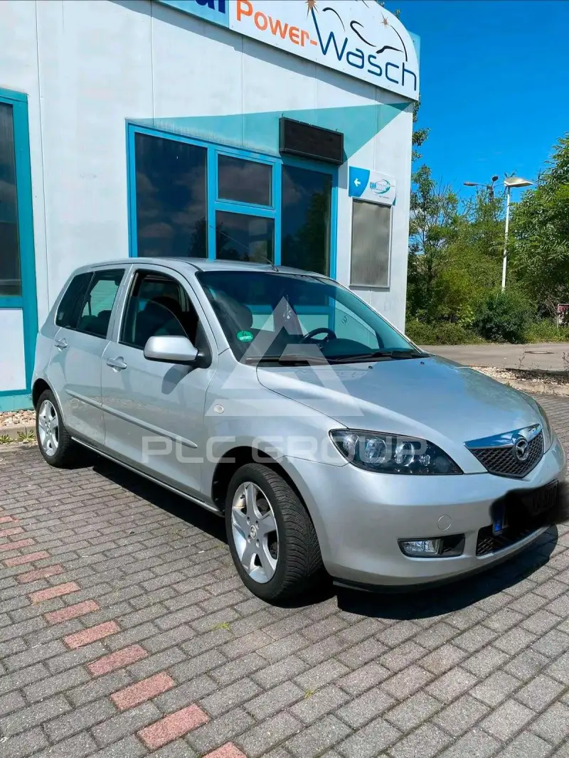2006 Mazda 2
