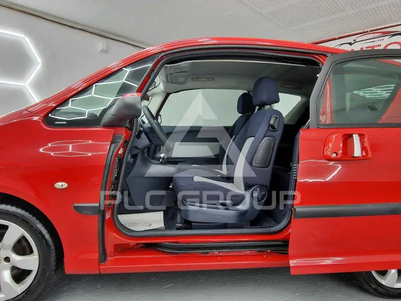 2006 Peugeot 1007