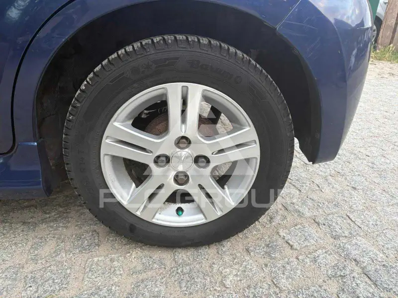 2006 Daihatsu Sirion