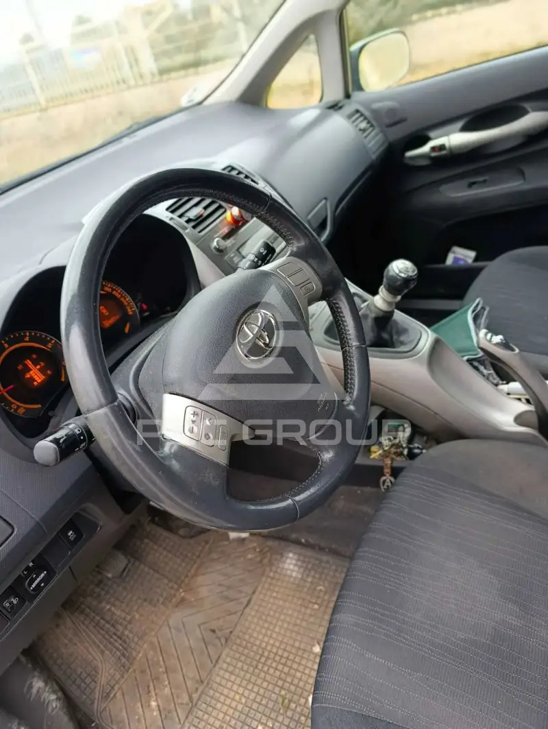 2007 Toyota AURIS