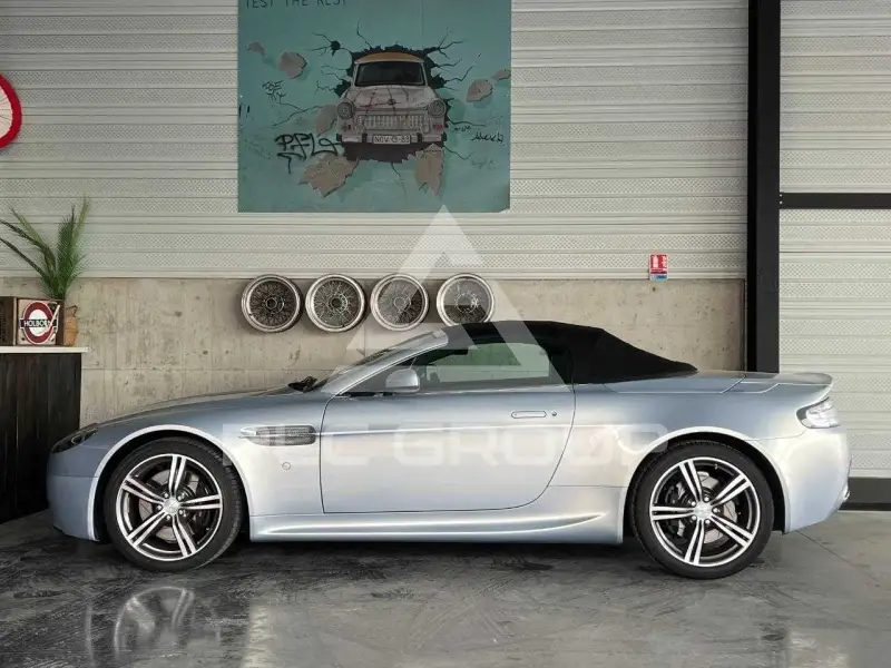 2008 Aston Martin V12