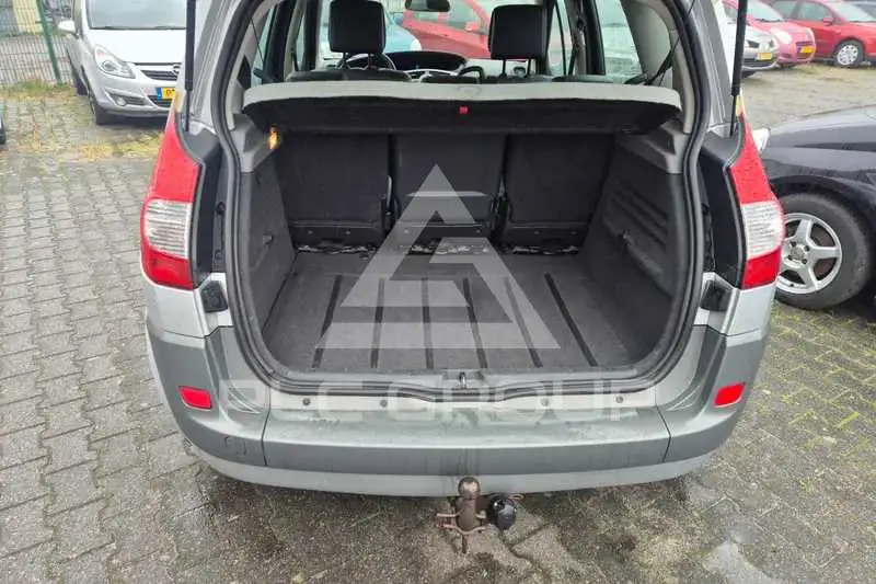 2008 Renault Scenic