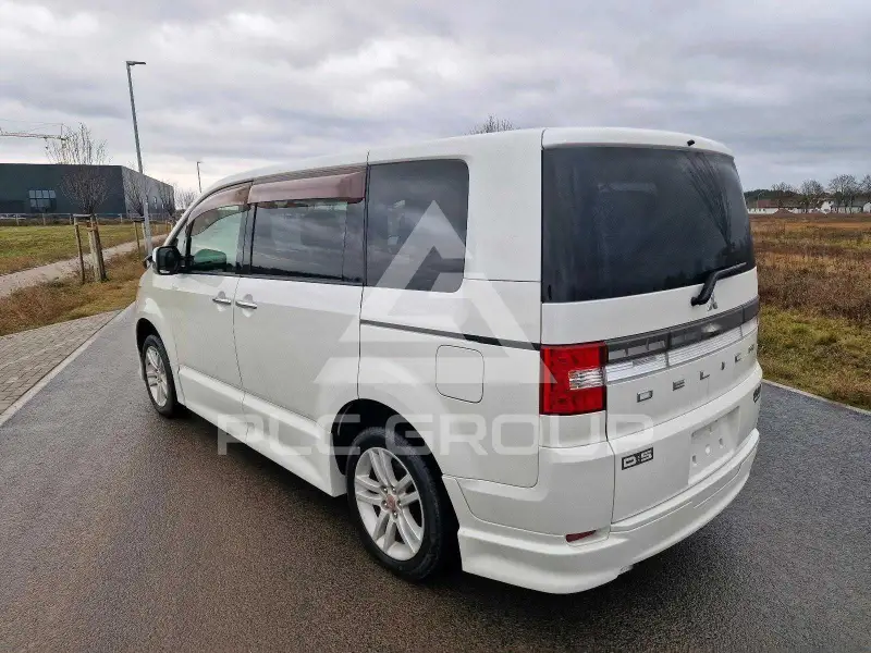 2009 Mitsubishi Delica