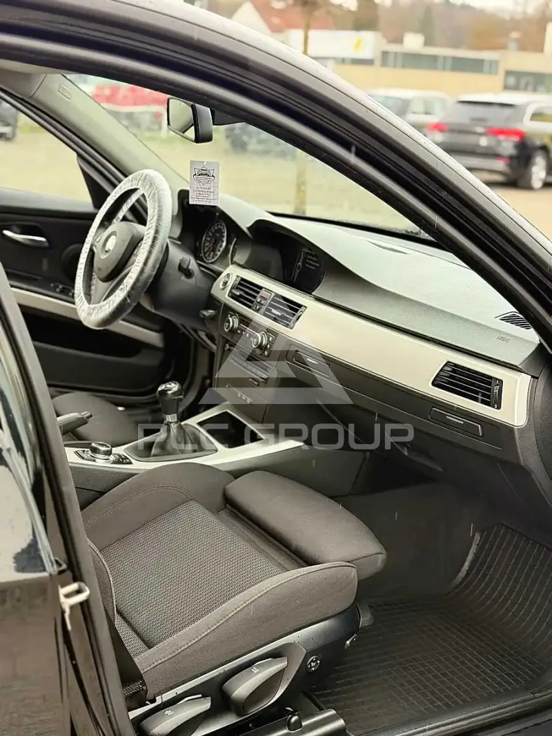 2009 BMW 330
