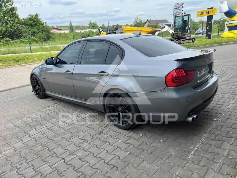 2009 BMW 330