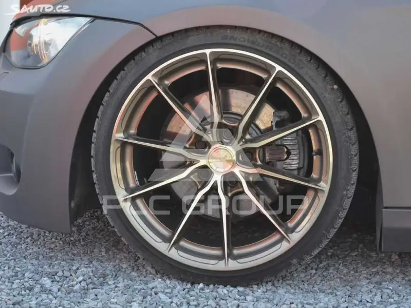 2009 BMW 330