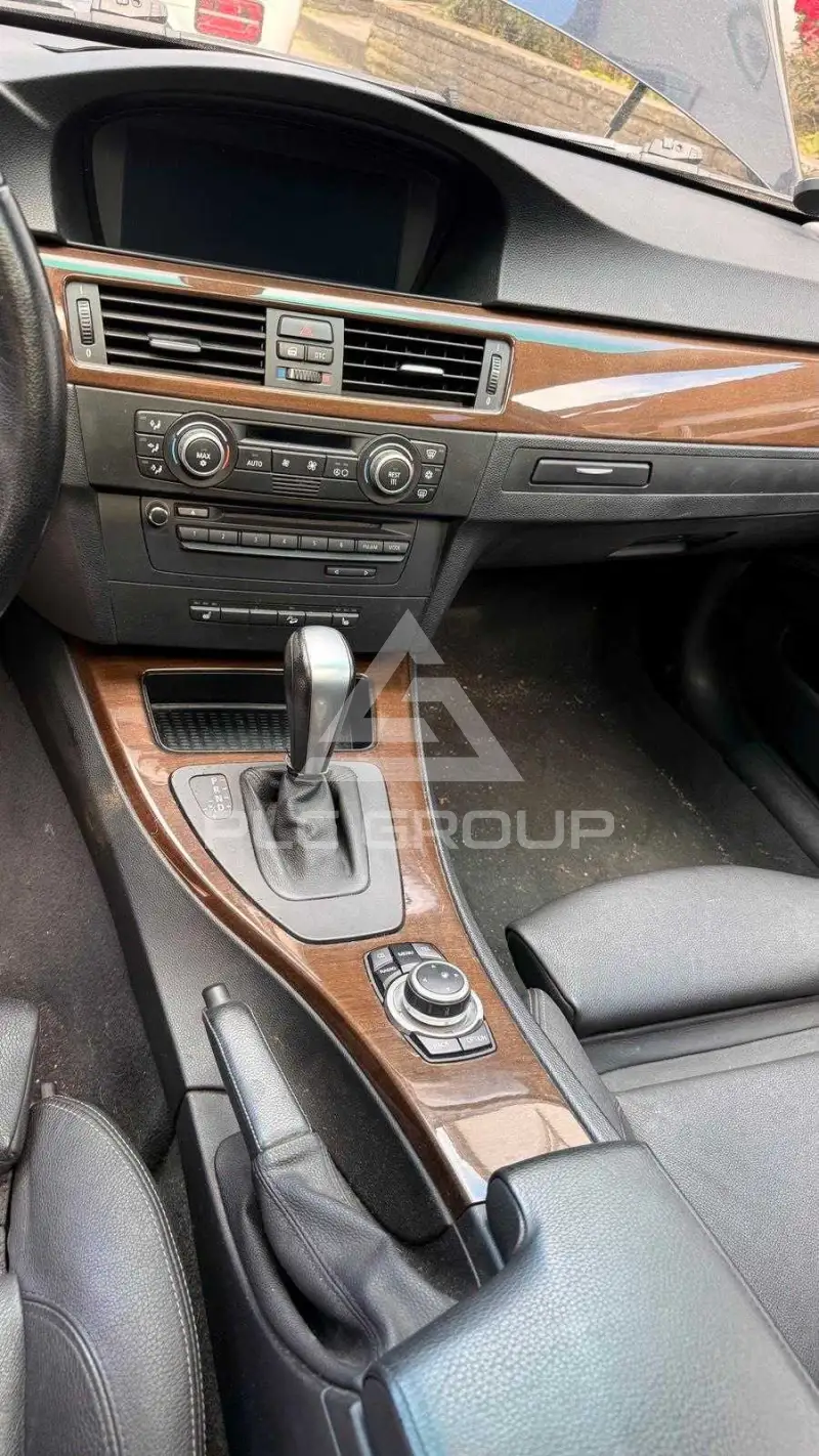 2009 BMW 330