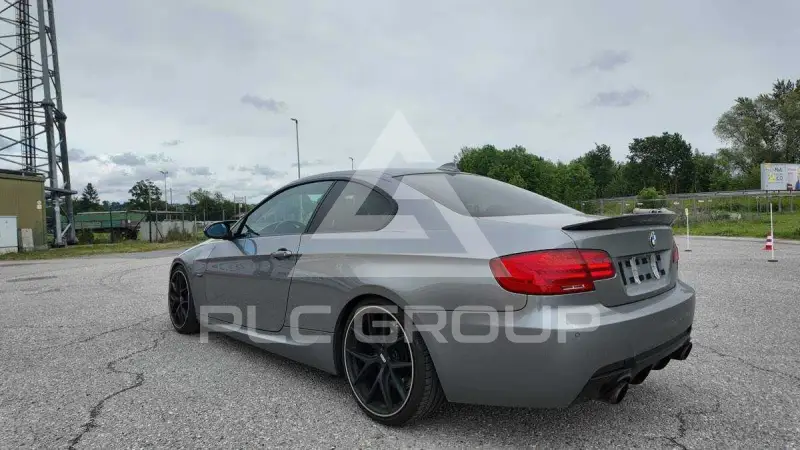 2009 BMW 330