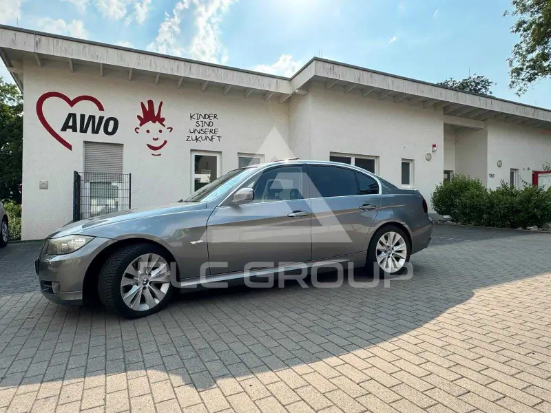 2009 BMW 330