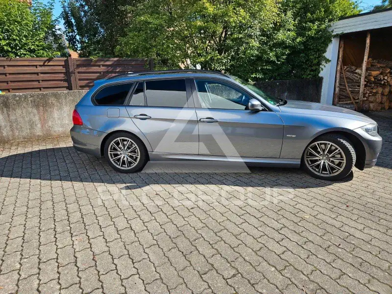 2009 BMW 330