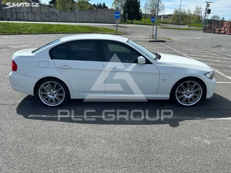 2009 BMW 330