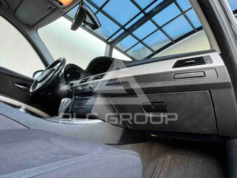 2009 BMW 330