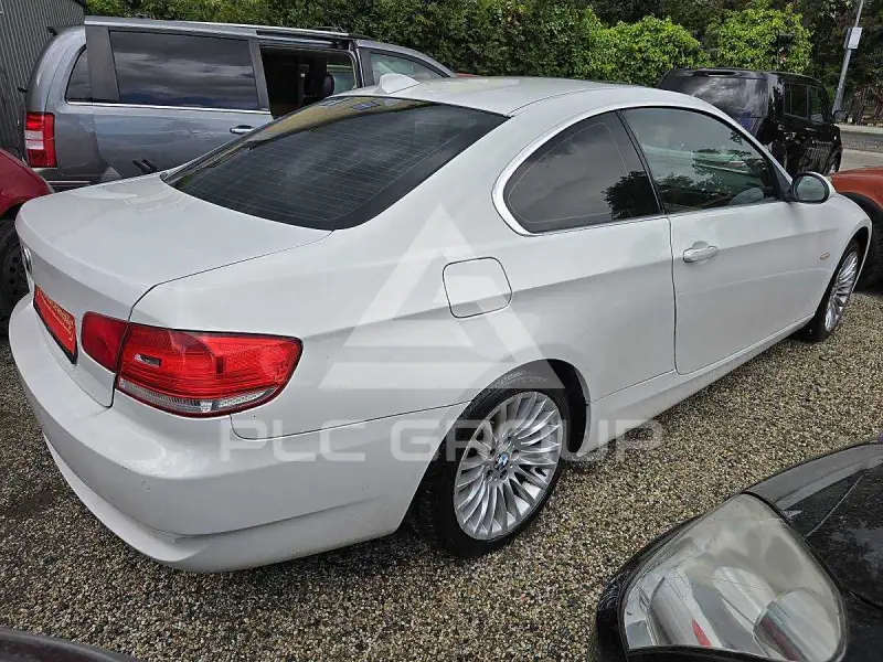2009 BMW 330
