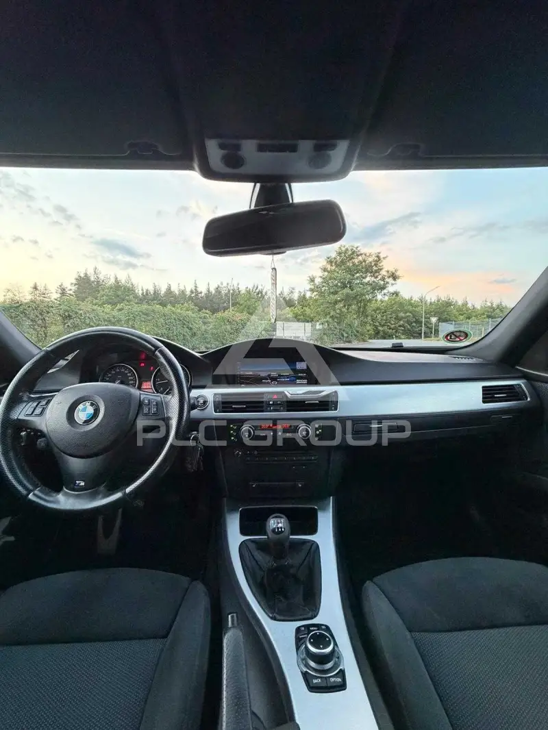 2009 BMW 330
