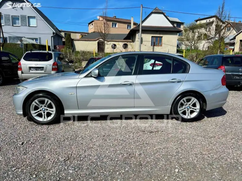 2009 BMW 330