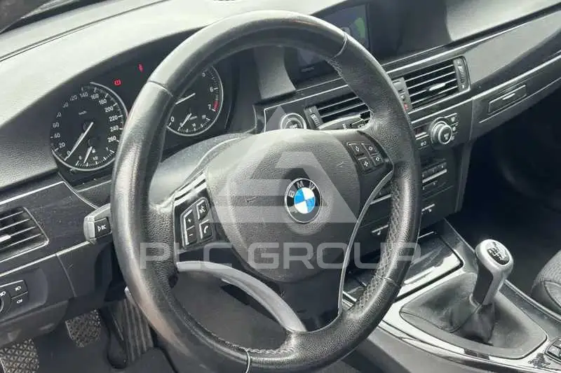 2009 BMW 330