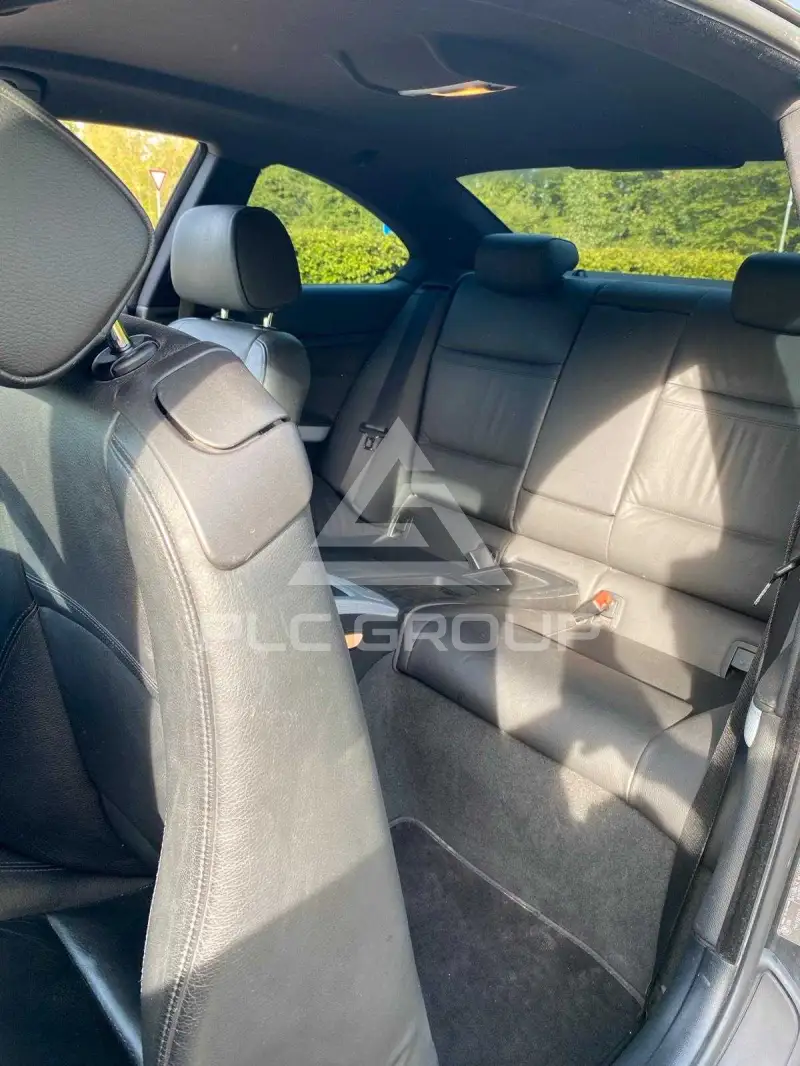 2009 BMW 330