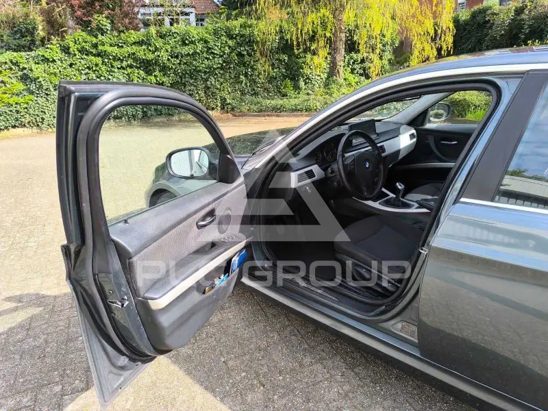 2009 BMW 330
