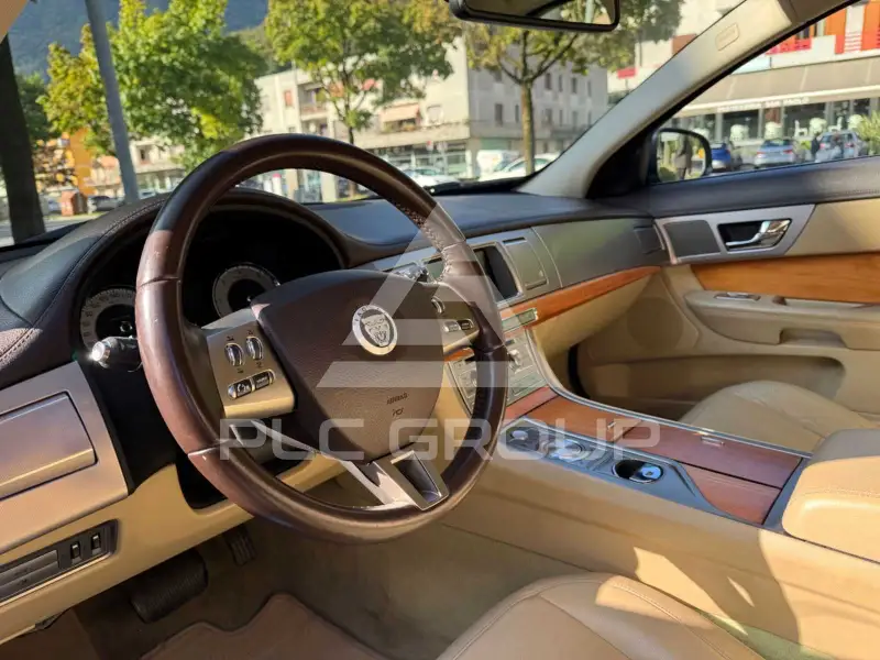 2009 Jaguar XF