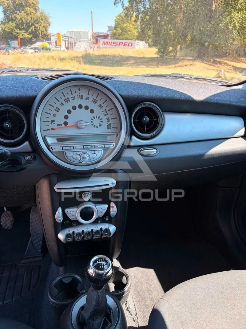 2009 Mini COOPER