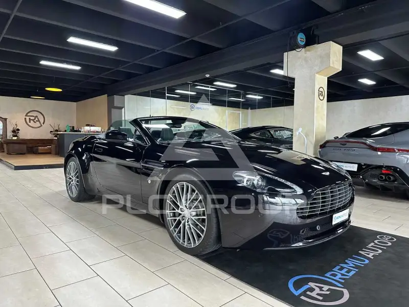 2009 Aston Martin V8