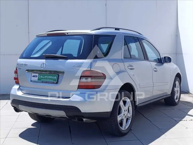 2009 Mercedes Benz 320