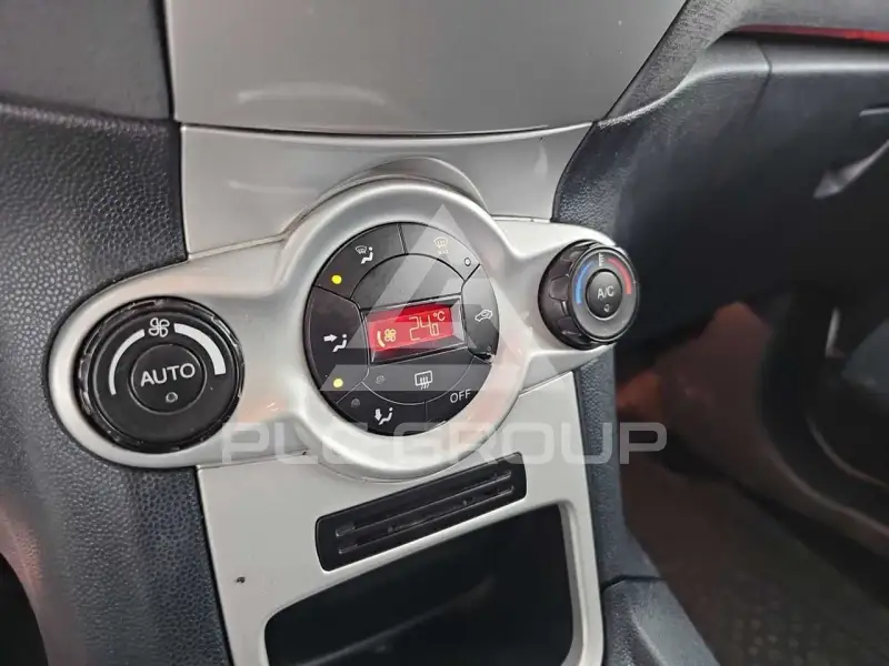 2009 Ford FIESTA