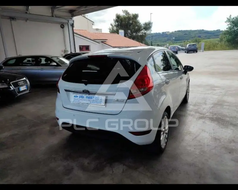 2009 Ford FIESTA
