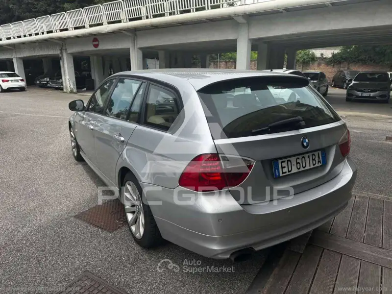 2010 BMW 330