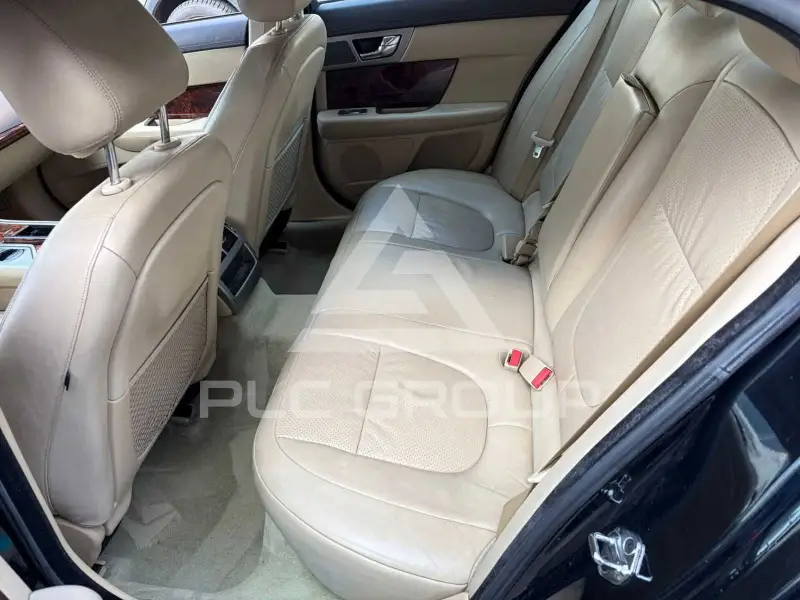 2010 Jaguar XF