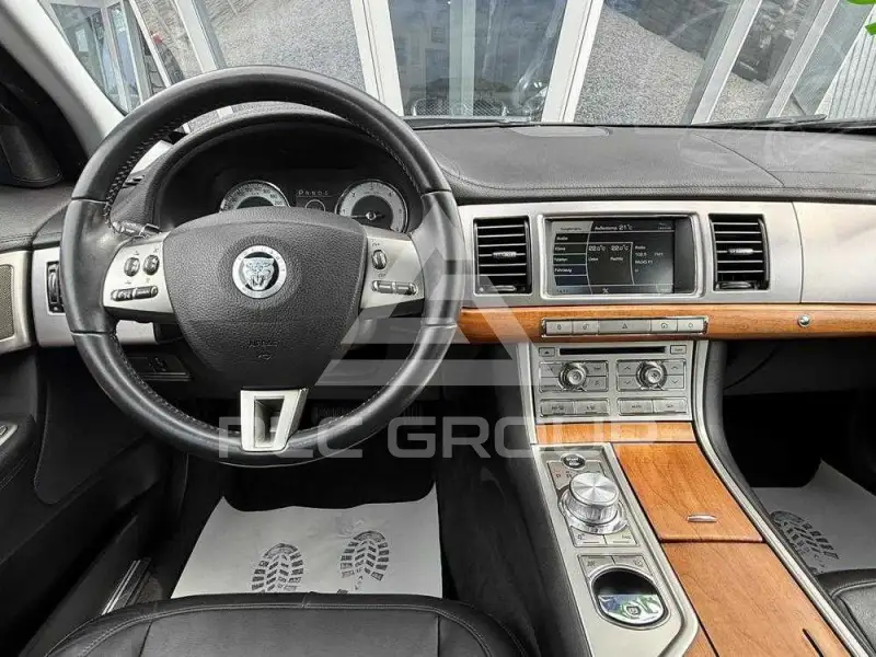 2010 Jaguar XF