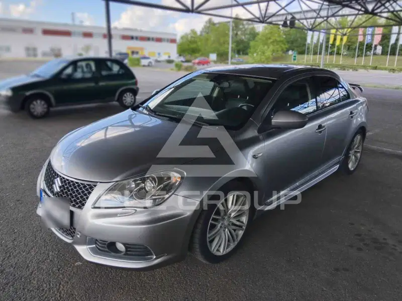 2010 Suzuki KIZASHI