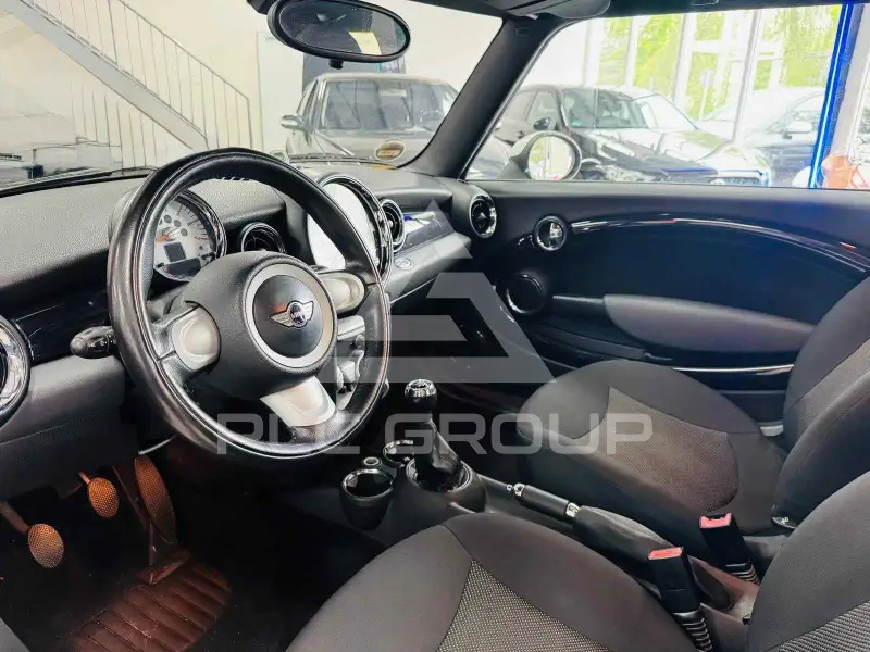 2010 Mini COOPER