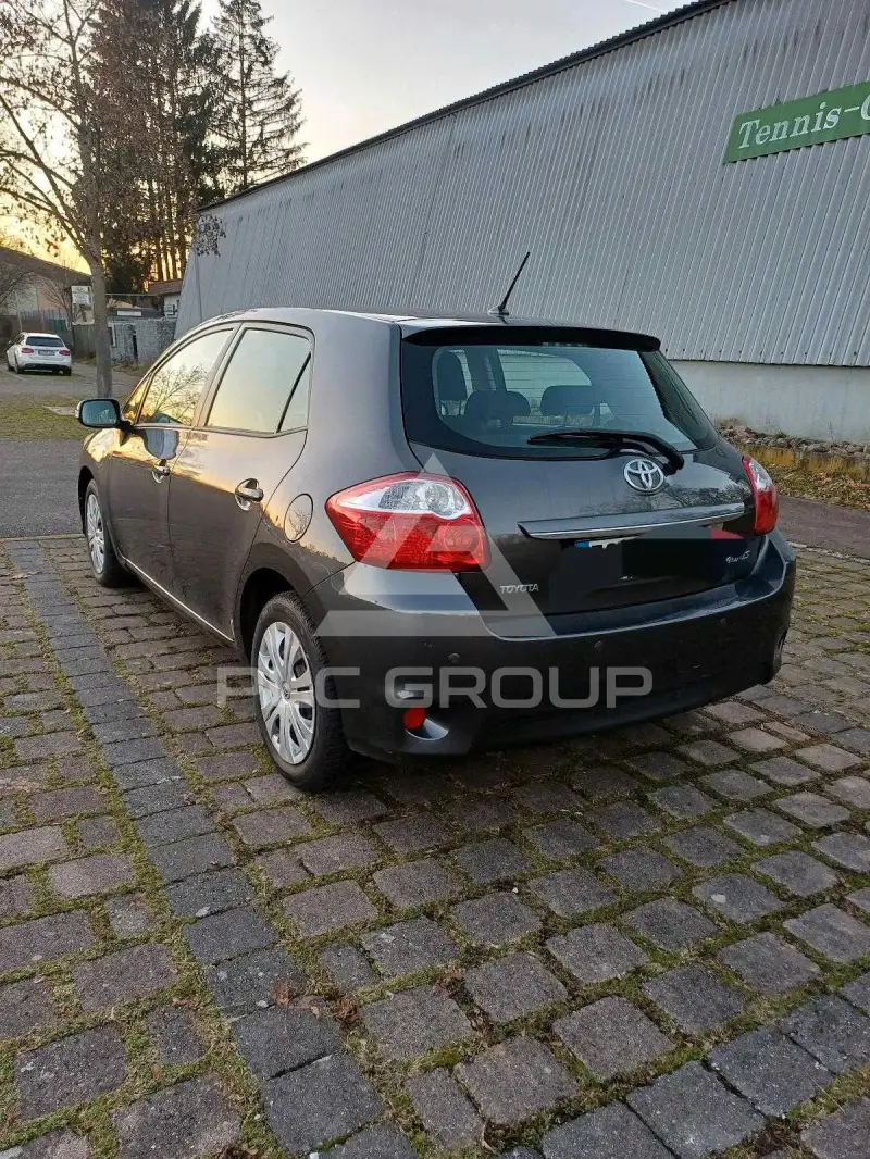 2010 Toyota AURIS