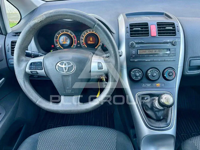 2010 Toyota AURIS