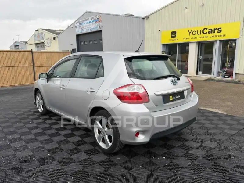 2010 Toyota AURIS