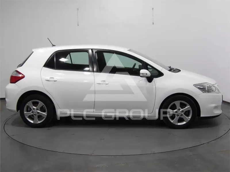2010 Toyota AURIS