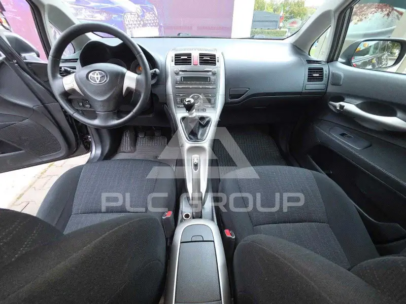 2010 Toyota AURIS
