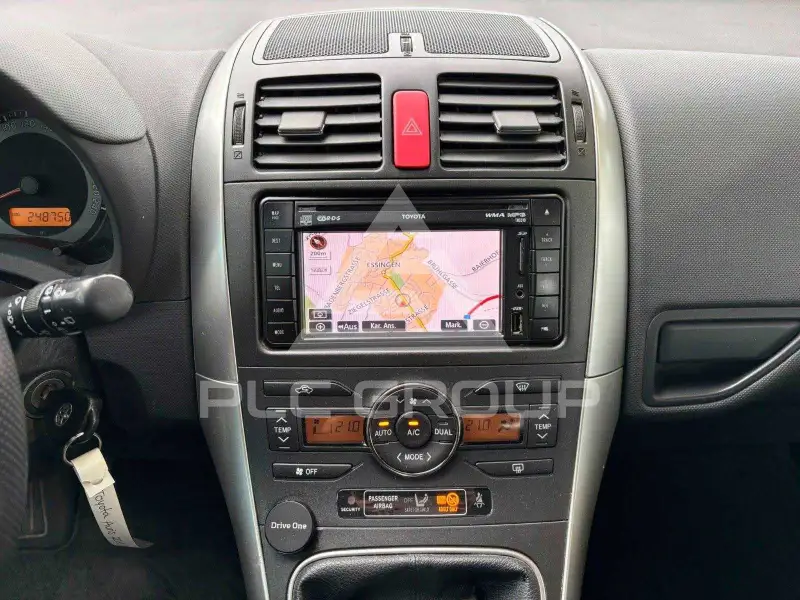 2010 Toyota AURIS