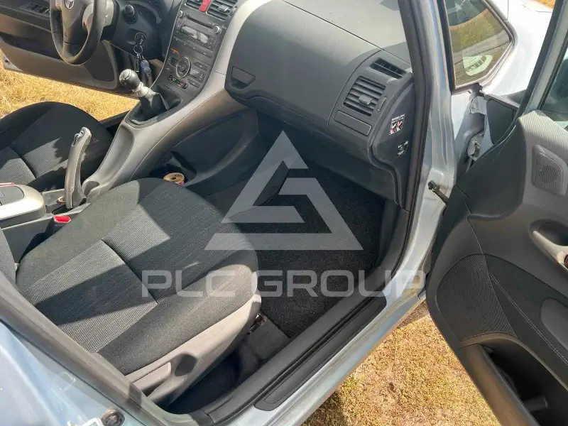 2010 Toyota AURIS