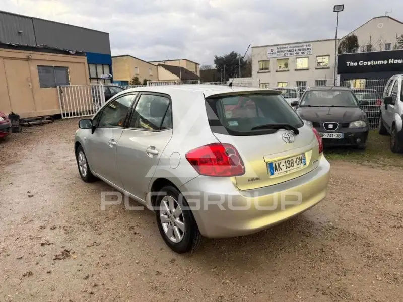 2010 Toyota AURIS