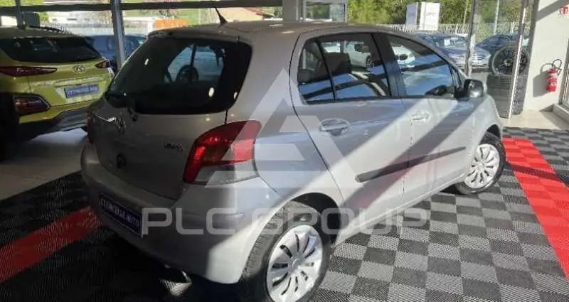 2010 Toyota YARIS