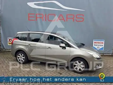 2010 Peugeot 5008