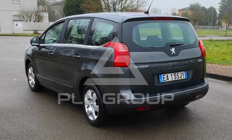 2010 Peugeot 5008